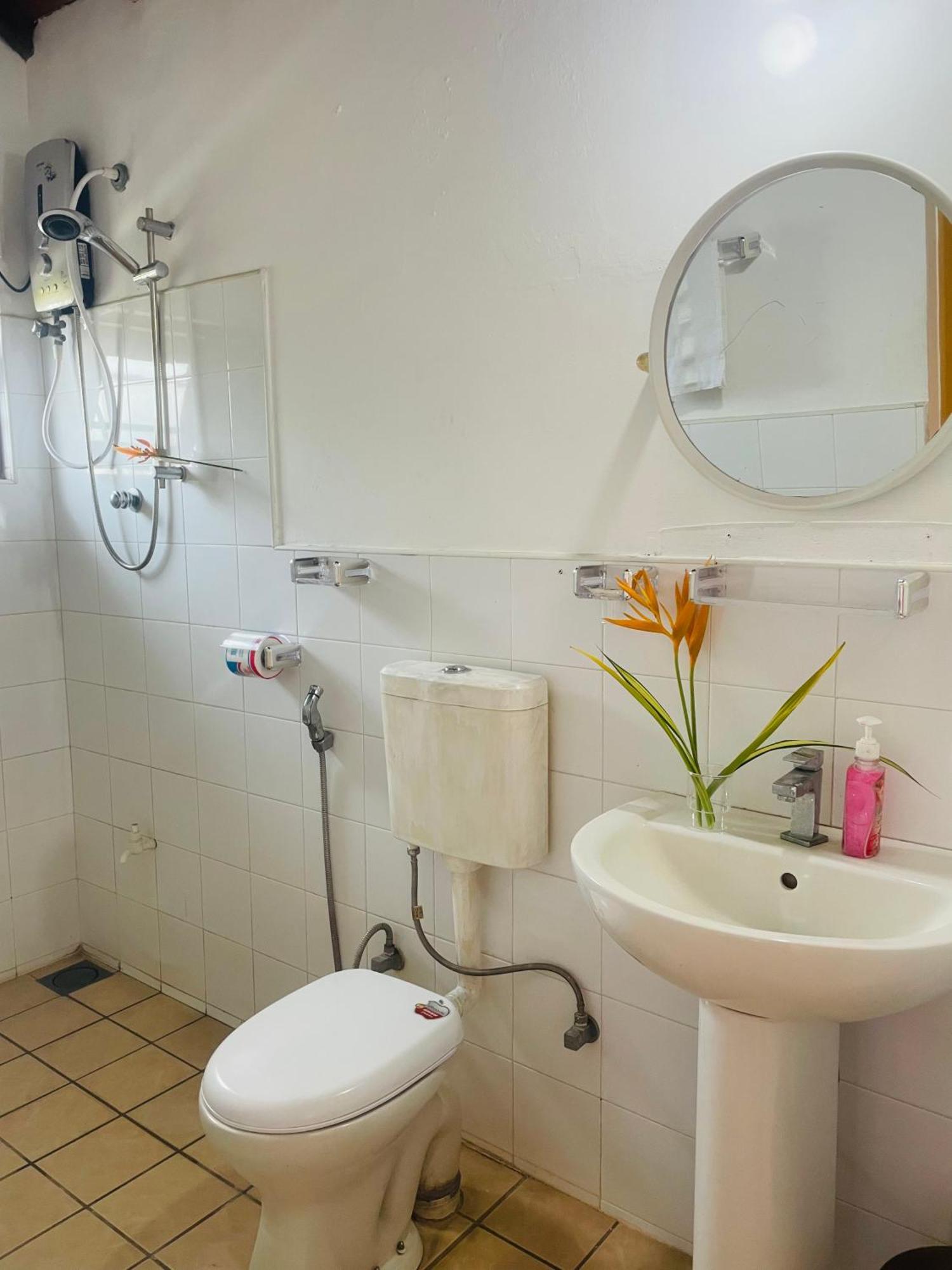 Island House Otel Dikwella Dış mekan fotoğraf