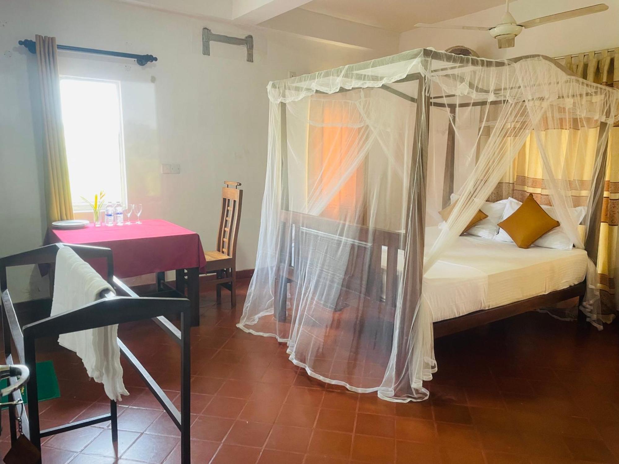 Island House Otel Dikwella Dış mekan fotoğraf