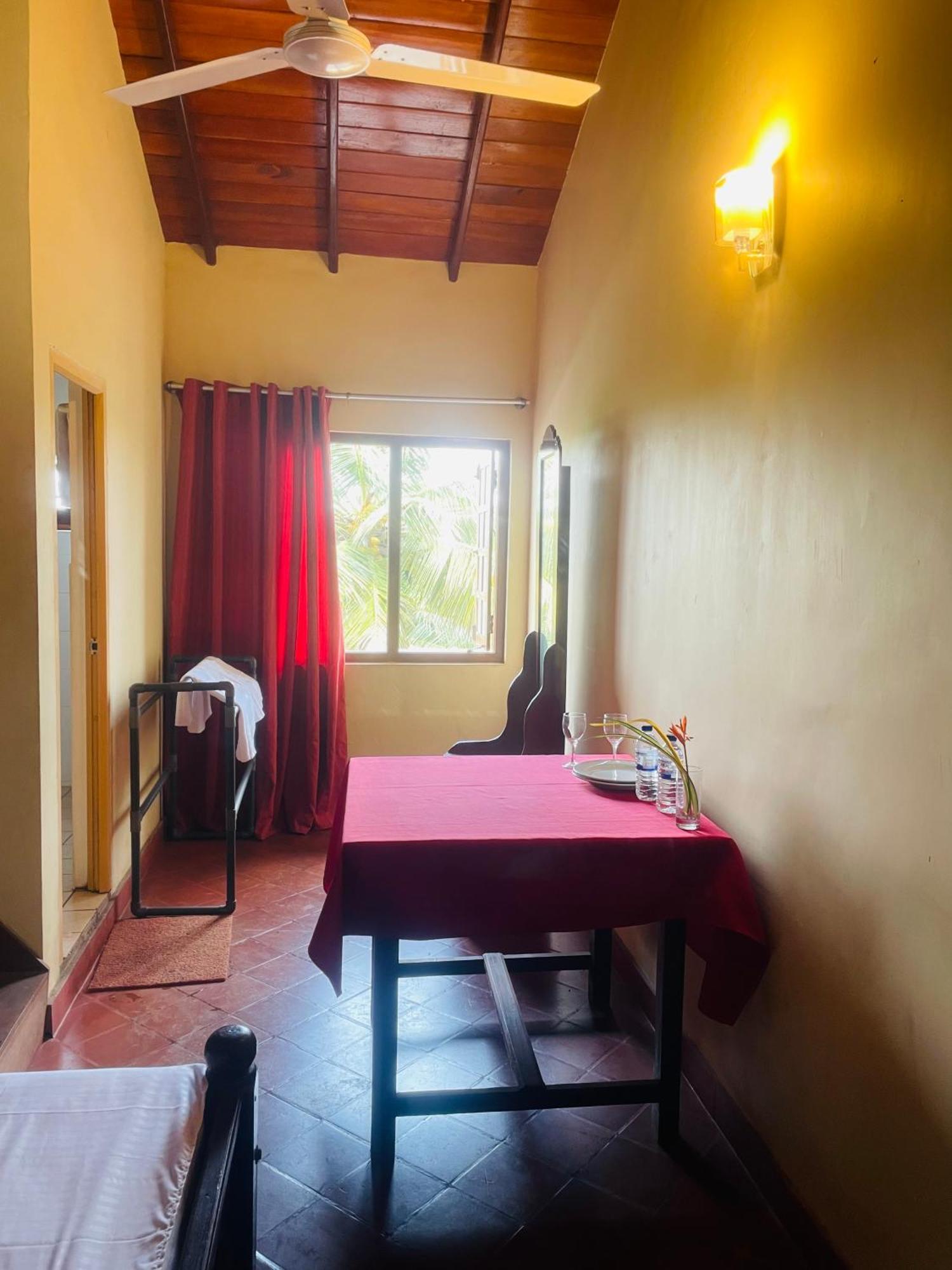 Island House Otel Dikwella Dış mekan fotoğraf